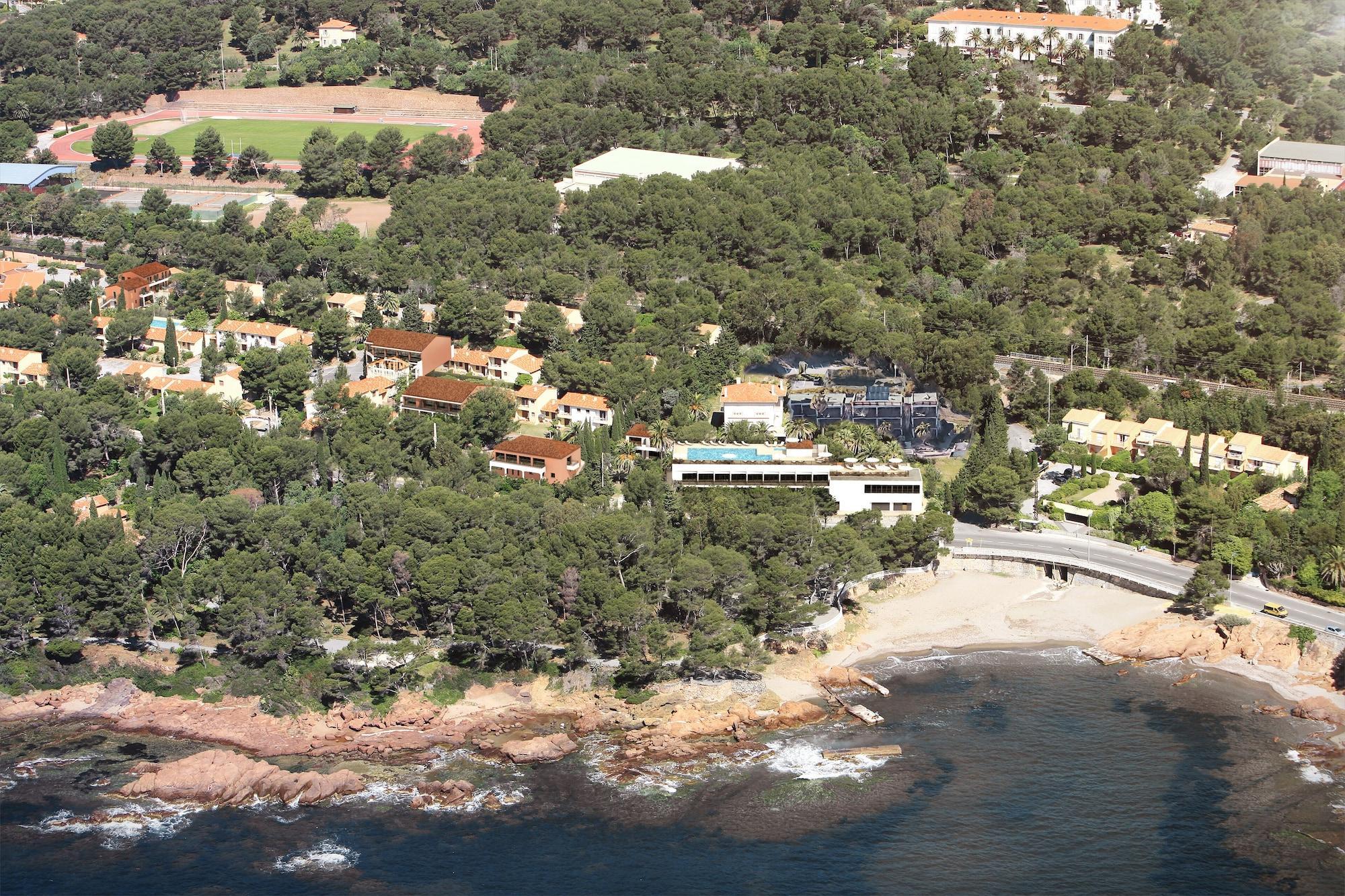 Hotel Sowell Family Riviera Saint-Raphaël Exterior foto